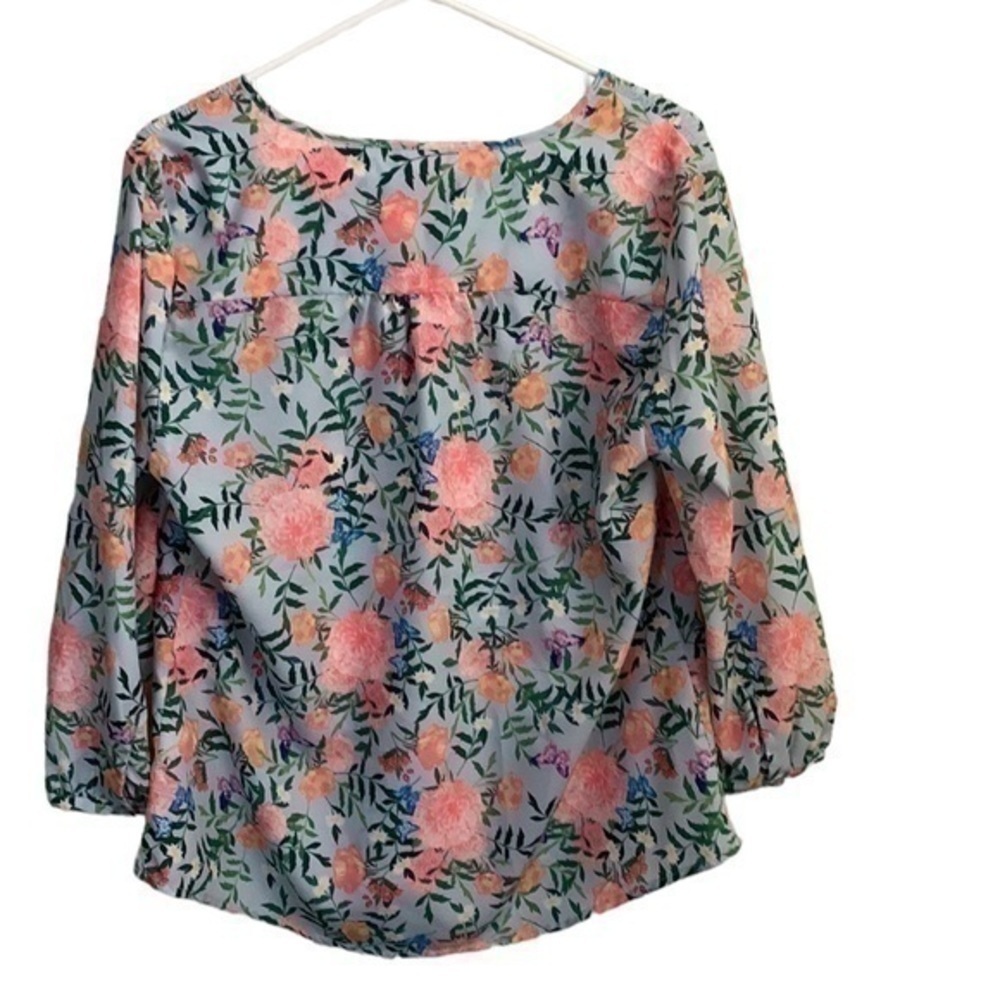 Crosby V Neck Floral Butterfly Blouse Size Large - Picture 2 of 5